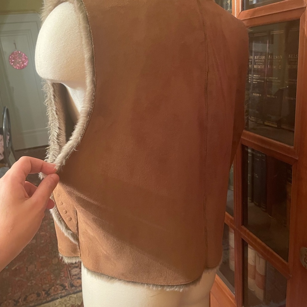 Vest - Picture 3 of 6